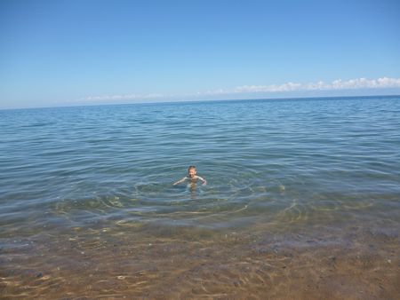 Цибиногины Алексей, Мария, Дима, Ноябрьск, ЯНАО, РФ, 30.06.2012 г. отдыхали у Веры на южном берегу озера Иссык-Куль