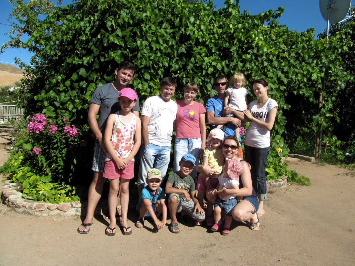 Дерцапф Андрейи группа, Бишкек, отдыхали у Веры на Иссык-Куле.